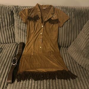 Cowgirl costume - pony up!